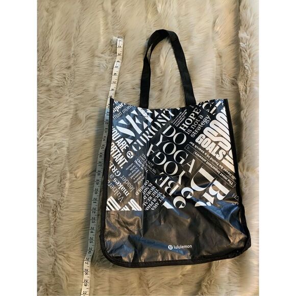 Lululemon Reusable Bag Black and White Print - Picture 5 of 5